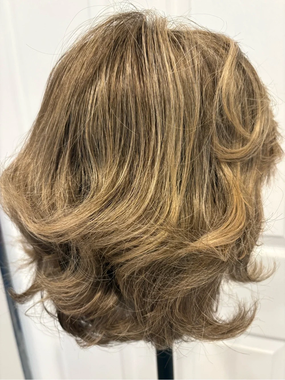 PAULA YOUNG Brown Brunette Medium Length Synthetic Wig! Highlights Medium Blonde